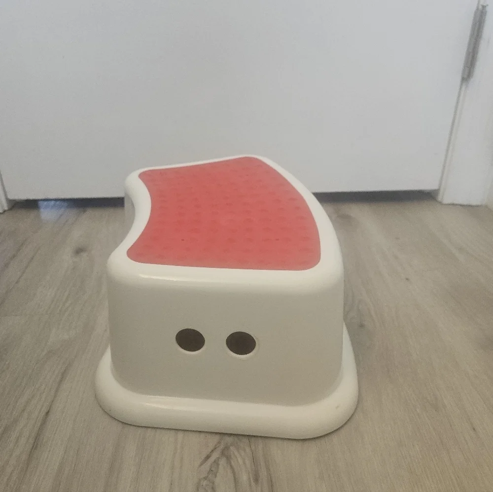 Sesame Street Elmo Kids Step Stool - Red and Cream